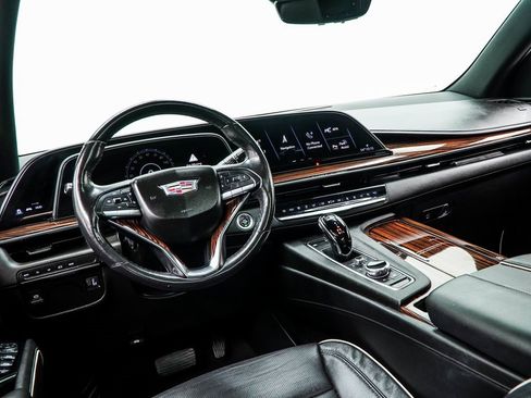 Used 2021 Cadillac Escalade Premium Luxury image 5