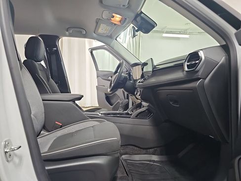 Certified 2024 Chevrolet TrailBlazer LS w/ LS Convenience Package FWD image 13