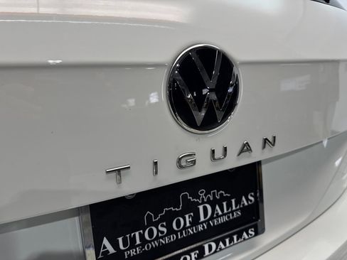 Used 2024 Volkswagen Tiguan SE FWD image 21