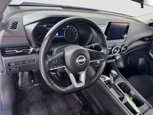 Used 2025 Nissan Sentra SR FWD image 9