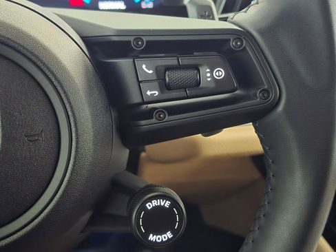 Certified 2025 Porsche Cayenne image 47