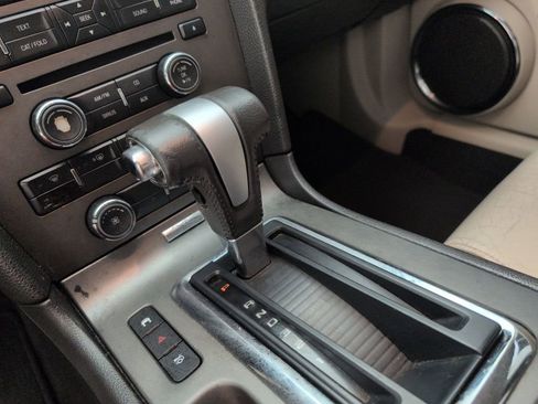 Used 2010 Ford Mustang Premium image 28