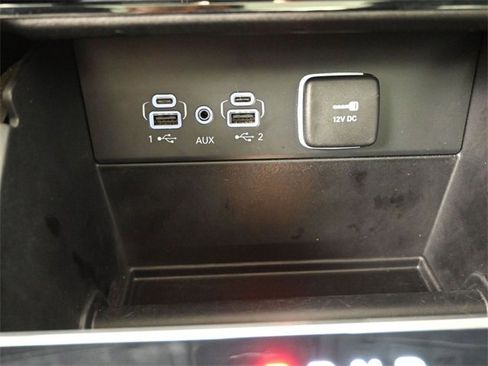 Used 2024 Jeep Grand Cherokee Limited w/ Black Appearance Package image 4