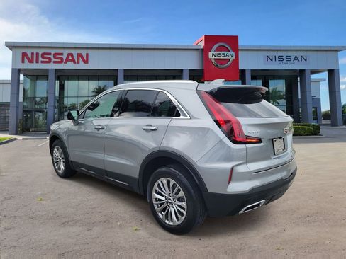 Used 2025 Cadillac XT4 Premium Luxury image 7