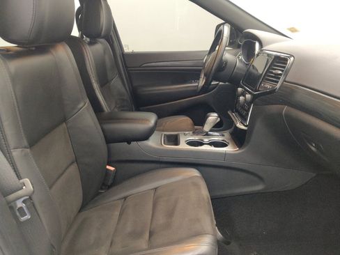 Used 2020 Jeep Grand Cherokee Altitude RWD image 21