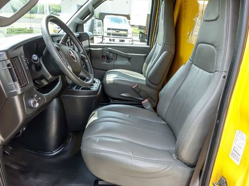 Used 2021 GMC Savana 3500 Extended w/ Power Convenience Package RWD image 10
