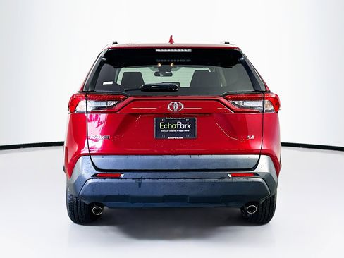 Used 2021 Toyota RAV4 LE image 7
