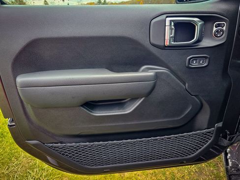 New 2025 Jeep Wrangler Sport S image 10