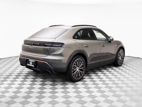 New 2025 Porsche Macan 4 Electric AWD/4WD image 8
