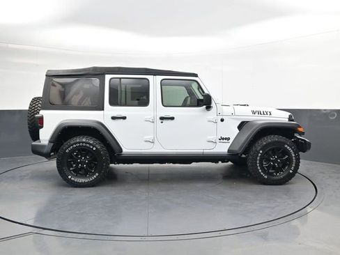 Used 2022 Jeep Wrangler Unlimited Sport AWD/4WD image 3