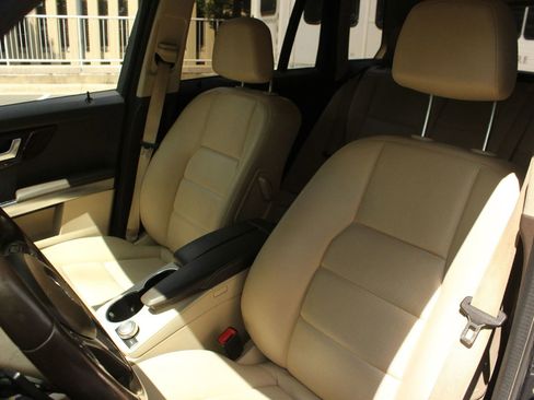 Used 2013 Mercedes-Benz GLK 350 4MATIC w/ Premium 1 Pkg w/o Sunroof image 18