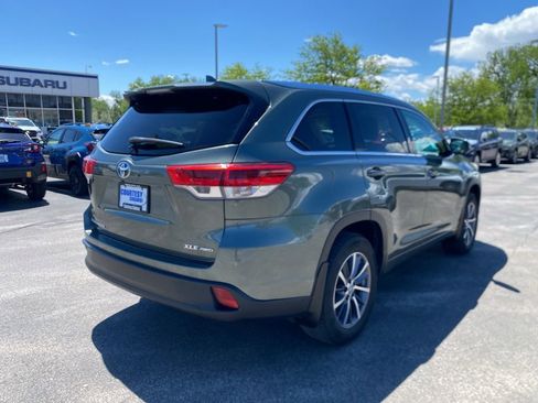 Used 2018 Toyota Highlander XLE AWD/4WD image 7