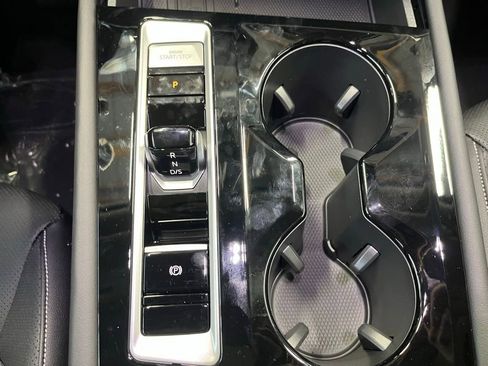 New 2026 Volkswagen Atlas SE image 14