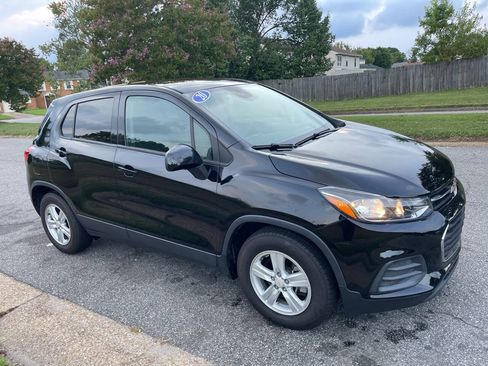 Used 2020 Chevrolet Trax LS w/ Tint and Cruise Package image 8