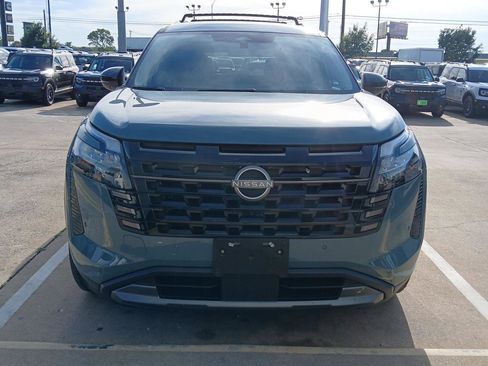 Used 2026 Nissan Pathfinder Platinum w/ Cargo Package FWD image 4