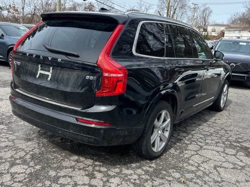 Used 2023 Volvo XC90 B5 Core w/ Protection Package Premier image 4