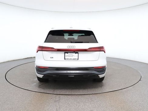 Used 2024 Audi Q8 e-tron Premium Plus w/ Premium Plus Package image 4