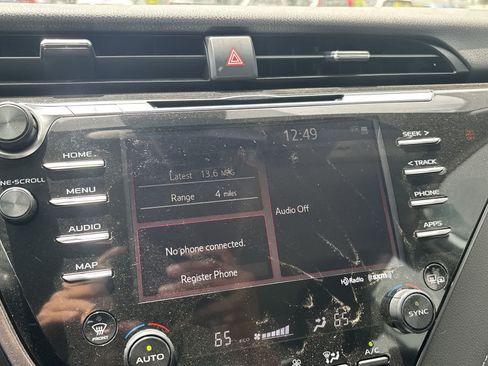 Used 2020 Toyota Camry XSE FWD image 12
