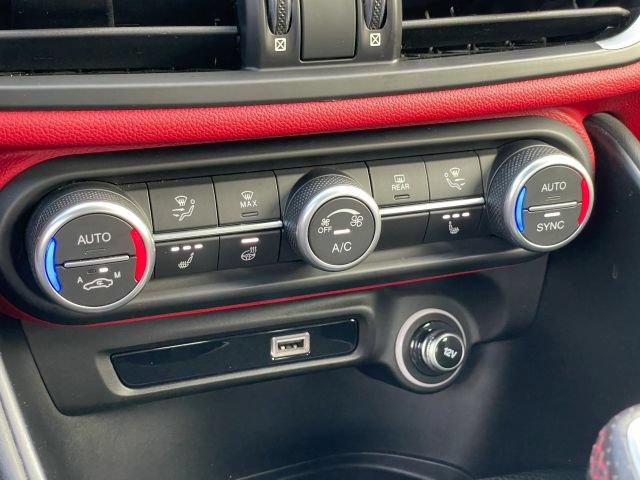 Used 2021 Alfa Romeo Giulia Quadrifoglio RWD image 29