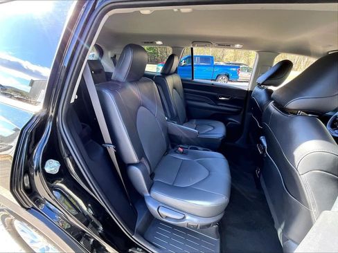 Used 2024 Toyota Grand Highlander AWD image 16
