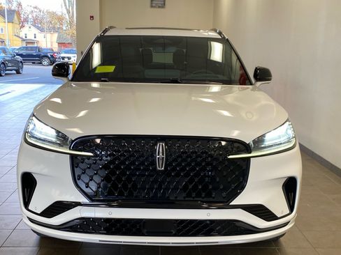 New 2026 Lincoln Aviator Reserve w/ Jet Appearance Package image 3