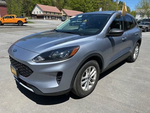 Used 2022 Ford Escape SE w/ Cold Weather Package AWD/4WD image 9