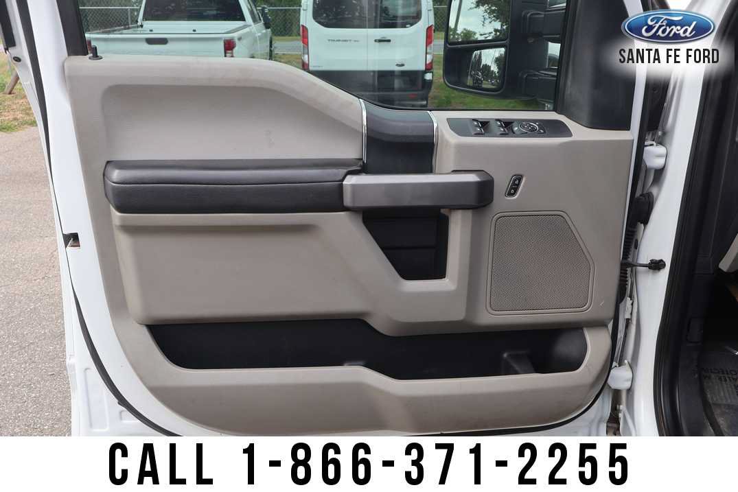 Used 2020 Ford F250 XLT w/ FX4 Off-Road Package AWD/4WD image 13