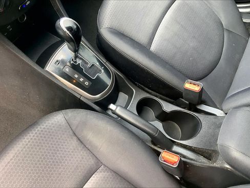 Used 2015 Hyundai Accent Sport FWD image 17