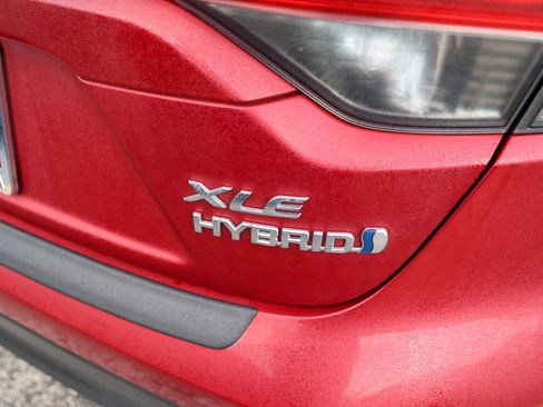 Used 2024 Toyota Corolla XLE image 11