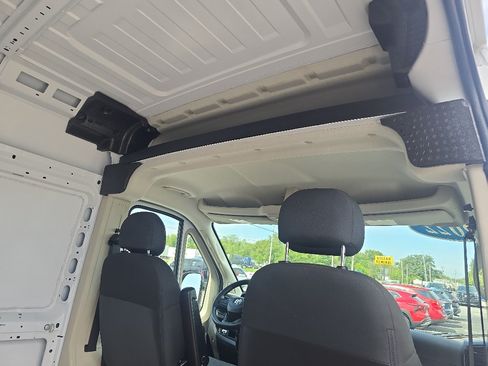 Used 2022 RAM ProMaster 2500 w/ Convenience Group FWD image 17