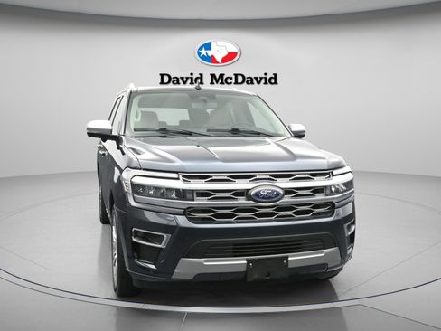 Used 2023 Ford Expedition Platinum RWD image 2