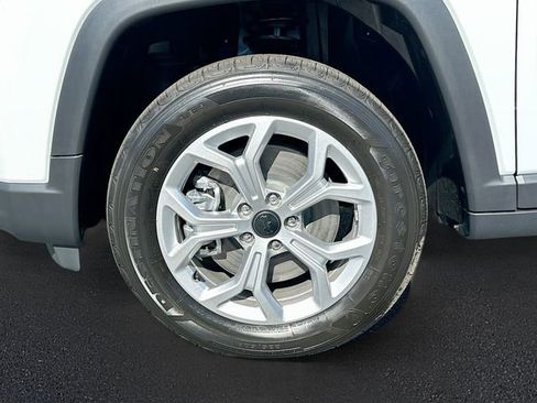 New 2026 Jeep Compass Latitude image 19