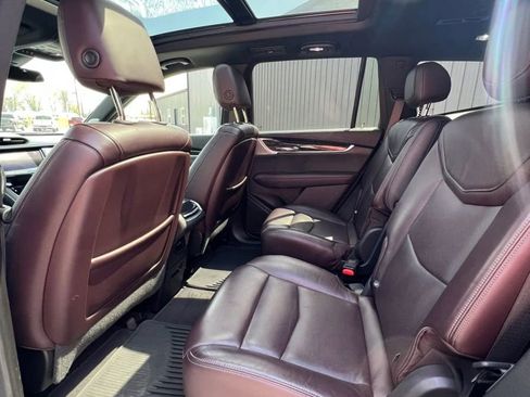 Used 2020 Cadillac XT6 Premium Luxury image 10