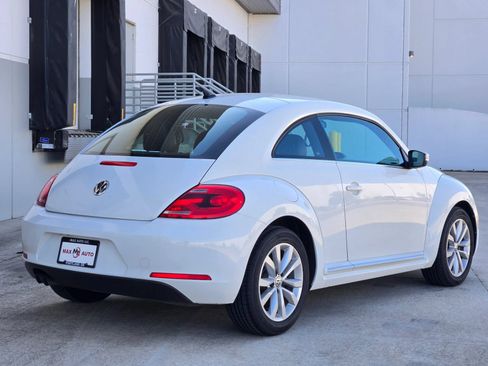 Used 2015 Volkswagen Beetle TDI FWD image 8
