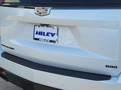 Certified 2023 Cadillac Escalade ESV Premium Luxury Platinum image 32