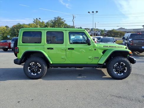 New 2025 Jeep Wrangler Unlimited Rubicon w/ Technology Group image 3