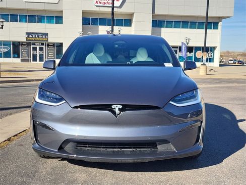 Used 2022 Tesla Model X image 9