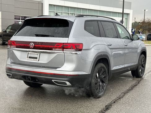 New 2026 Volkswagen Atlas SE FWD image 5