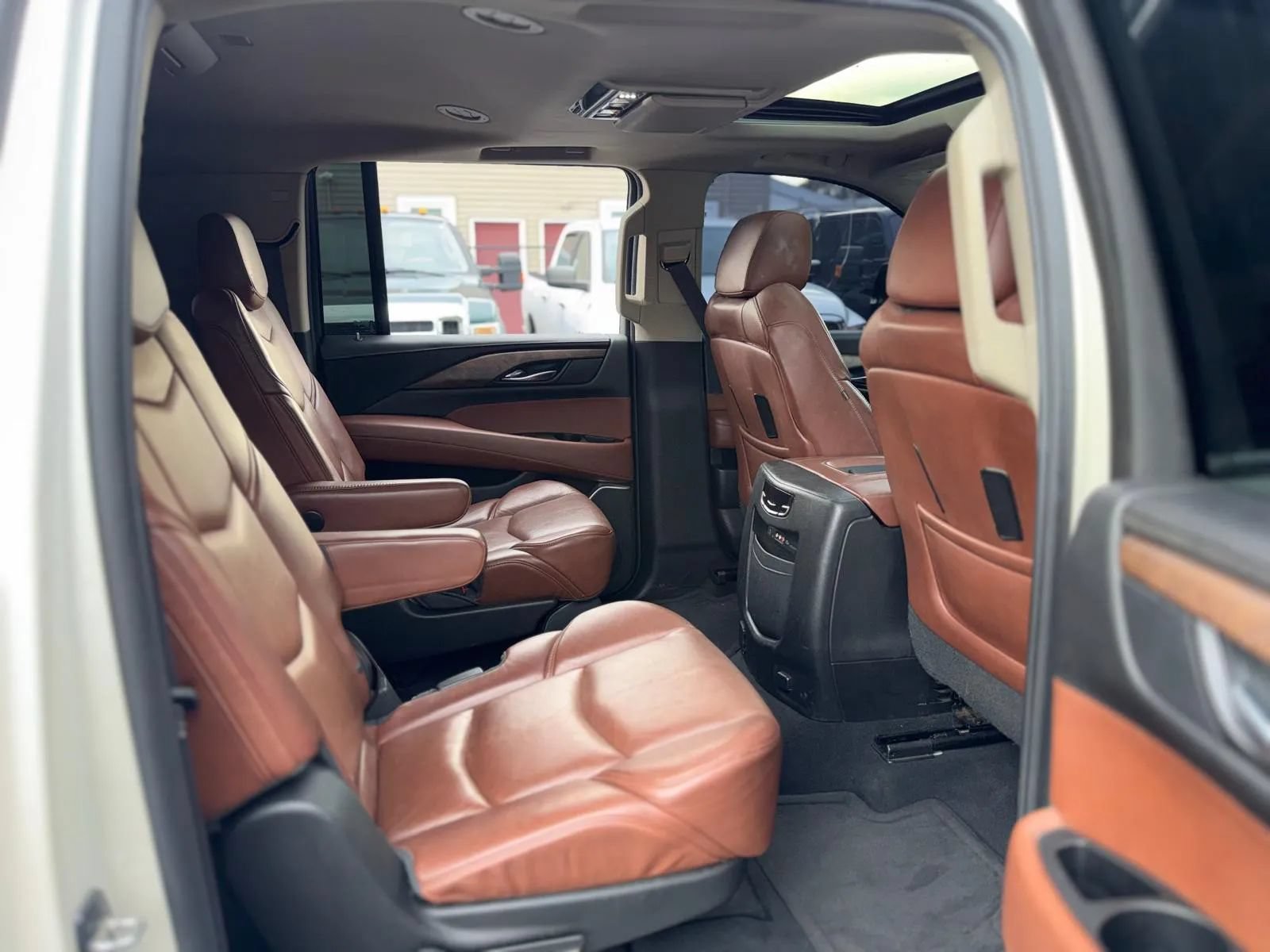Used 2015 Cadillac Escalade ESV Premium AWD/4WD image 13