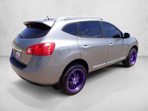 Used 2014 Nissan Rogue S w/ Convenience Package AWD/4WD image 4