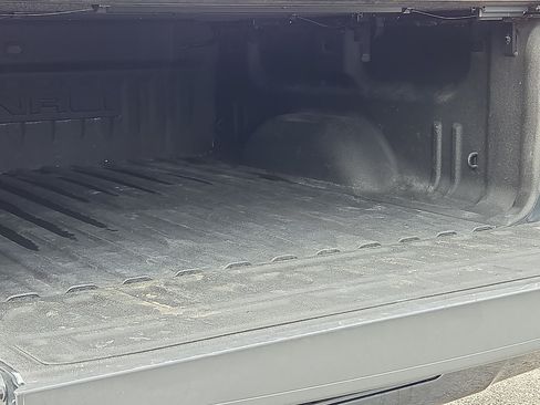 Used 2018 GMC Sierra 1500 Denali AWD/4WD image 9
