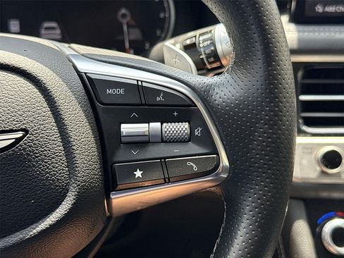 Used 2025 Genesis G70 2.5T AWD/4WD image 35