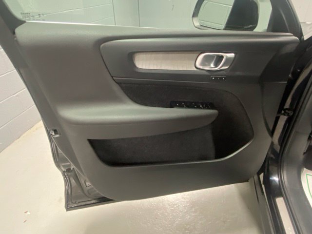 Certified 2024 Volvo XC40 B5 Core AWD/4WD image 7