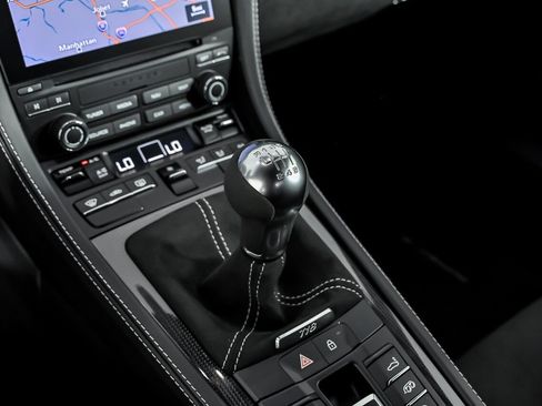 Used 2022 Porsche 718 Boxster Spyder RWD image 30