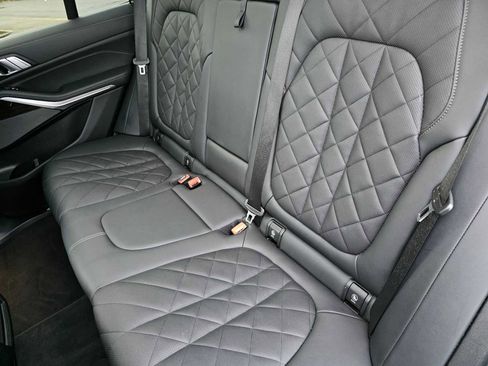 Used 2024 BMW X5 xDrive40i image 17