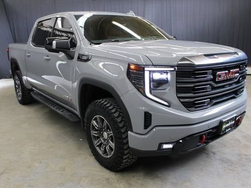 Used 2024 GMC Sierra 1500 AT4 w/ Technology Package AWD/4WD image 71