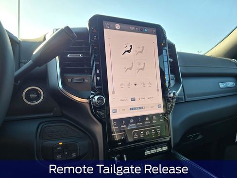 New 2026 RAM 2500 Laramie AWD/4WD image 21