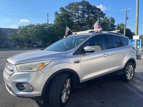 Used 2017 Ford Escape Titanium FWD image 4