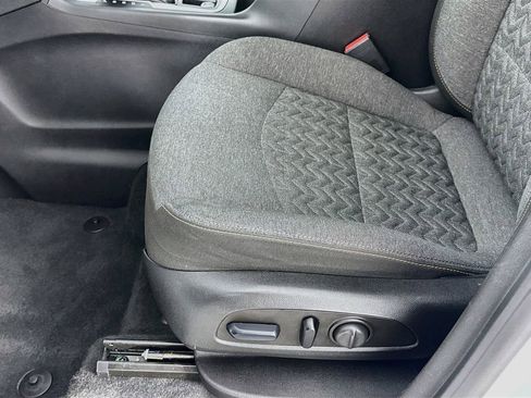 Used 2024 Chevrolet Equinox LT FWD image 20