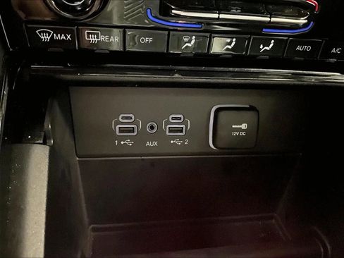 Used 2023 Jeep Grand Cherokee Limited image 31